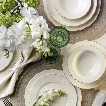 24-dijelni set posuđa, bijele boje sa zlatnim detaljima, porculan