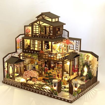 2Kids Toys - Minijatura Raskošna vila Sakura 2xAAA