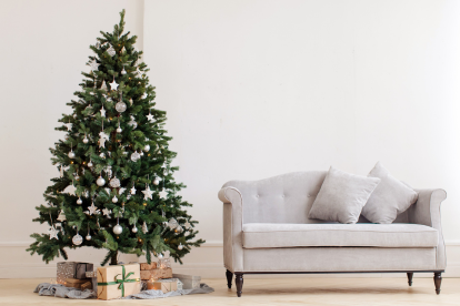 Umjetno drvce. Božićna atmosfera koja ne jenjava