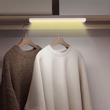 Aigostar - LED Rasvjeta za ormare sa senzorom pokreta LED/1,5W/3xAA 3000K