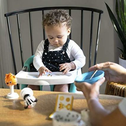 Baby Einstein - Booster za stolicu s 2 igračke 2u1 DINE&DISCOVER