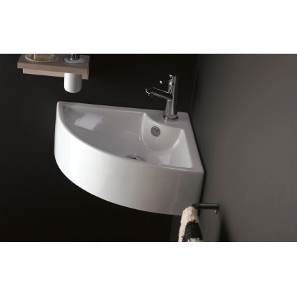 Bathco 0043 - Ugaoni viseći umivaonik OPORTO 64,5x47 cm porculan/bijela