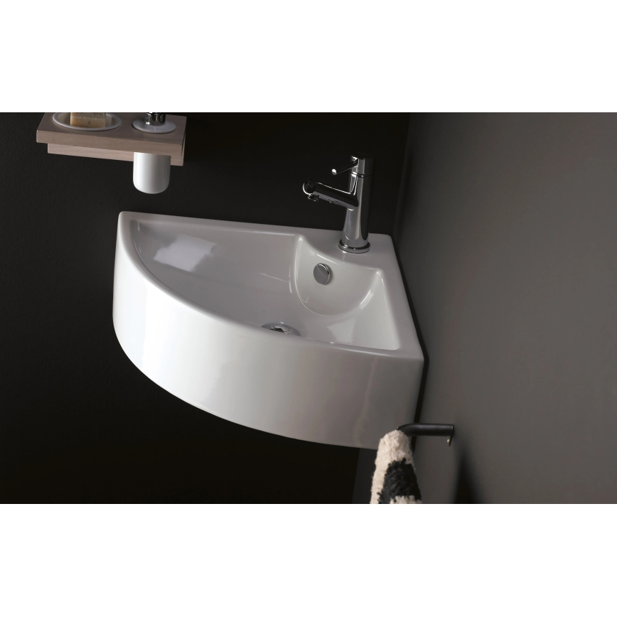 Bathco 0043 - Ugaoni viseći umivaonik OPORTO 64,5x47 cm porculan/bijela