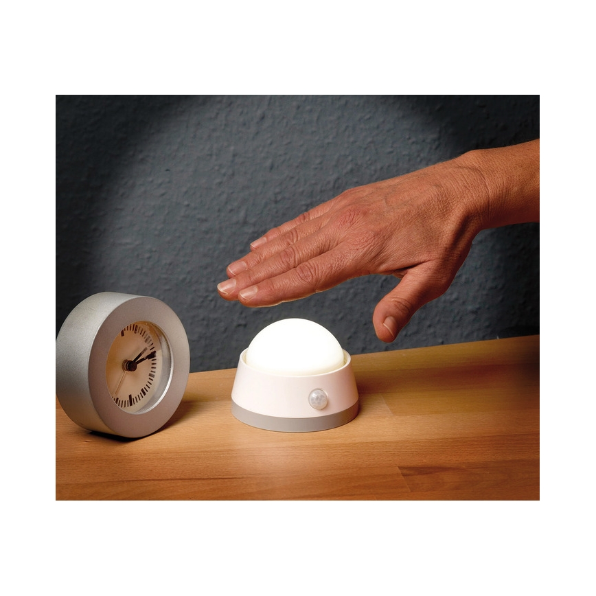 Brennenstuhl - LED Orijentacijska svjetiljka sa senzorom pokreta LED/3xAA 3000K