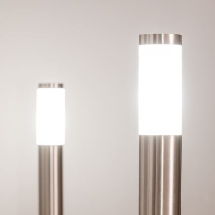 BRILAGI - LED vanjska svjetiljka s utičnicom ELIA 1xE27/7W/230V 4000K IP44 50 cm matirani krom