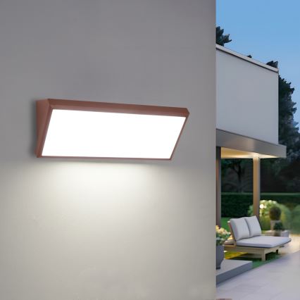 Brilagi - LED vanjsko zidno svjetlo s senzorom TRIANGLE LED/42W/230V 45 cm smeđe IP65