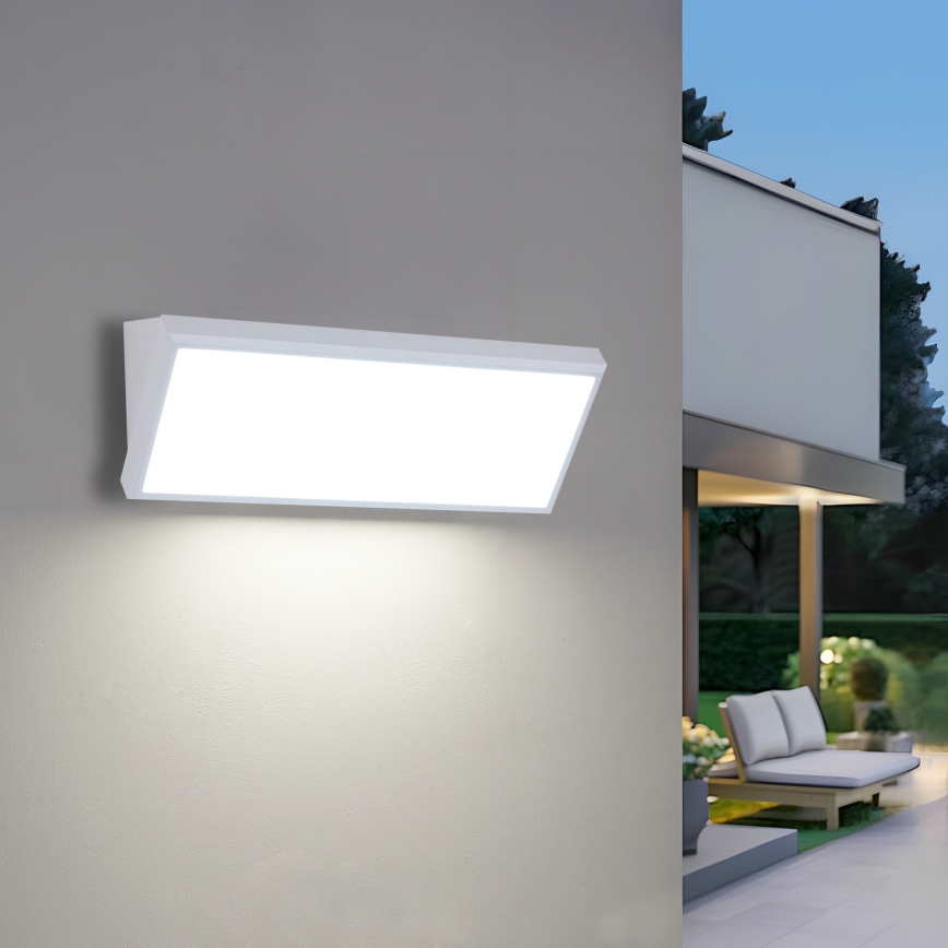 Brilagi - LED vanjska zidna svjetiljka TRIANGLE LED/42W/230V 3000/4000/6500K 45 cm bijela IP65