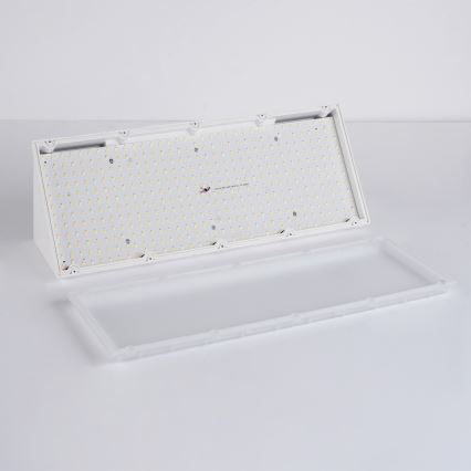Brilagi - LED vanjska zidna svjetiljka TRIANGLE LED/42W/230V 3000/4000/6500K 45 cm bijela IP65