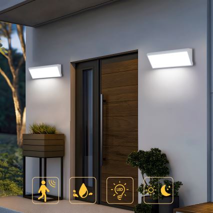 Brilagi - LED vanjsko zidno svjetlo s detektorom pokreta TRIANGLE LED/42W/230V 45 cm bijela IP65