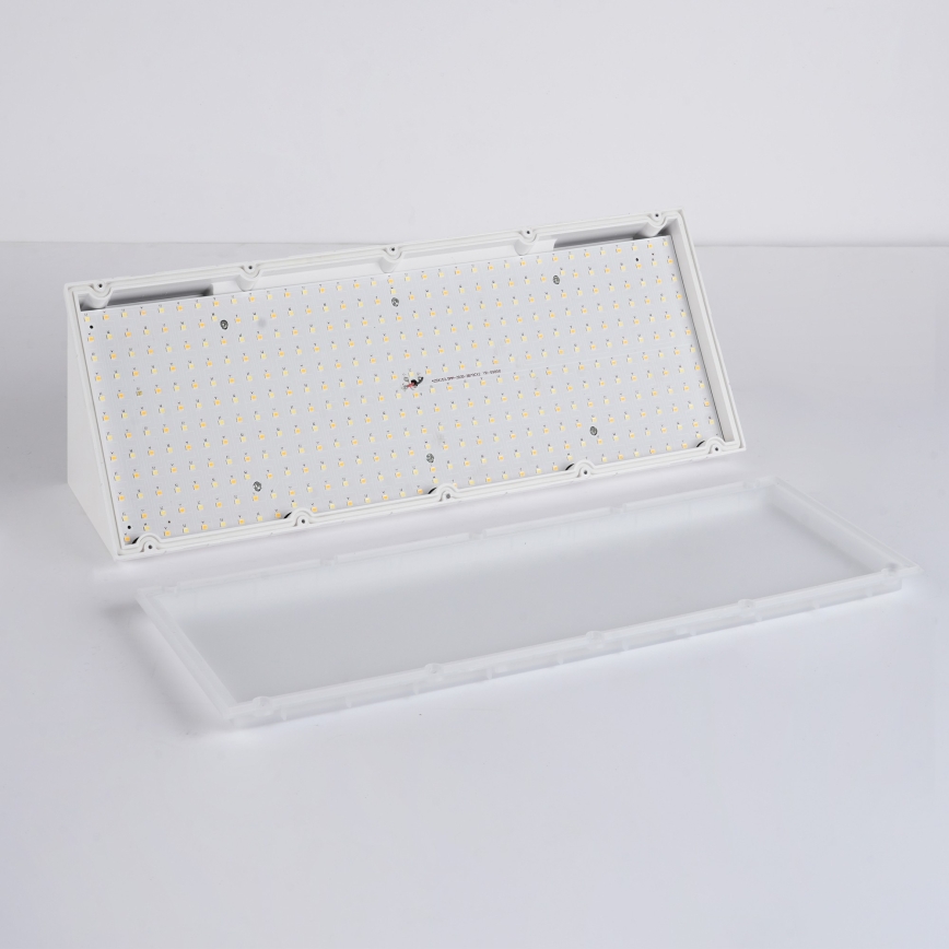 Brilagi - LED vanjsko zidno svjetlo s detektorom pokreta TRIANGLE LED/42W/230V 45 cm bijela IP65