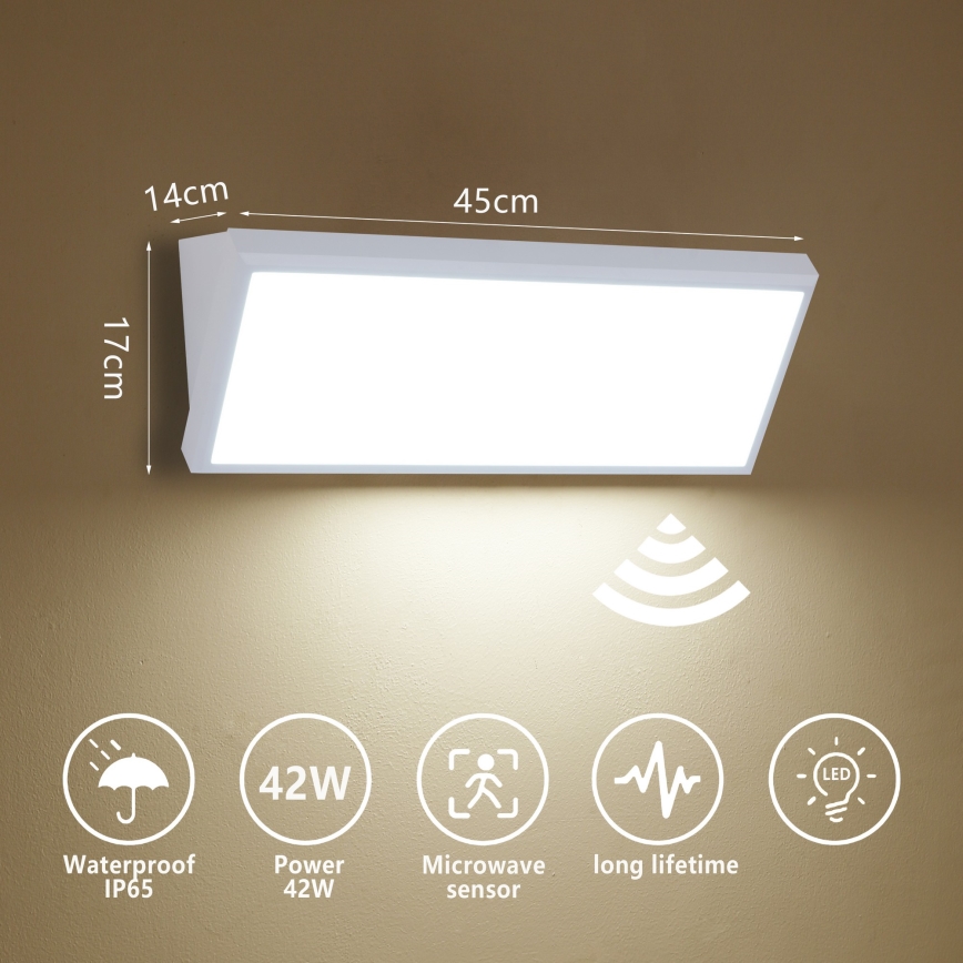 Brilagi - LED vanjsko zidno svjetlo s detektorom pokreta TRIANGLE LED/42W/230V 45 cm bijela IP65