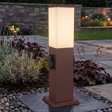 Brilagi - Vanjska svjetiljka s 2 SCHUKO NOVA utičnicama 1xE27/15W/230V 40 cm IP44 smeđa