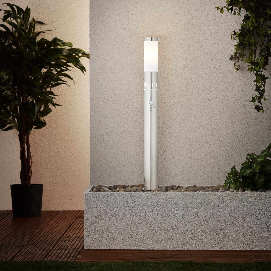 Brilliant - LED Vanjska lampa sa senzorom LEIGH LED/0,9W/230V + 1xE27/11W 80 cm IP44 sjajni krom