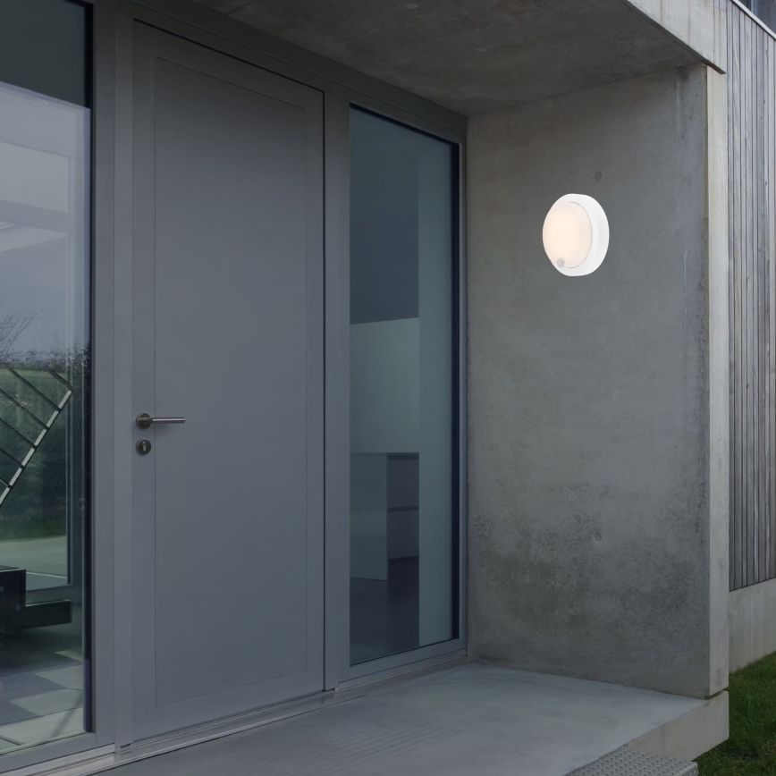 Brilo - Punjivo vanjsko zidno LED svjetlo s senzorom, 4W/5V, 4400 mAh, IP44, bijelo