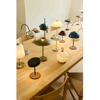 Halo Design 745777 - LED stolna lampa ON THE MOVE, prigušiva i punjiva, LED/2,5W/4000 mAh, crna/drvo