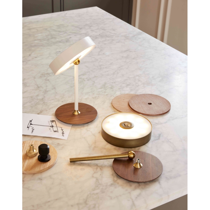 Halo Design 745784 - LED stolna lampa ON THE MOVE, s mogućnošću prigušivanja, punjiva, LED/2,5W/4000 mAh, mesing/drvo