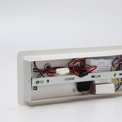 Immax 08285L - LED zidna reflektorska svjetiljka s policom, USB priključkom i bežičnim punjenjem Be PREPARE LED/3W/230V + LED/3W bijela