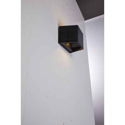 LED Solarna zidna svjetiljka sa senzorom LED/2W/5V IP54 1300 mAh
