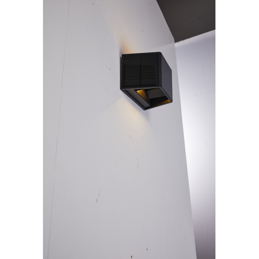 LED Solarna zidna svjetiljka sa senzorom LED/2W/5V IP54 1300 mAh