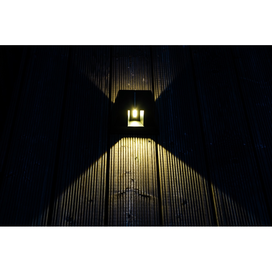 LED Solarna zidna svjetiljka sa senzorom LED/2W/5V IP54 1300 mAh