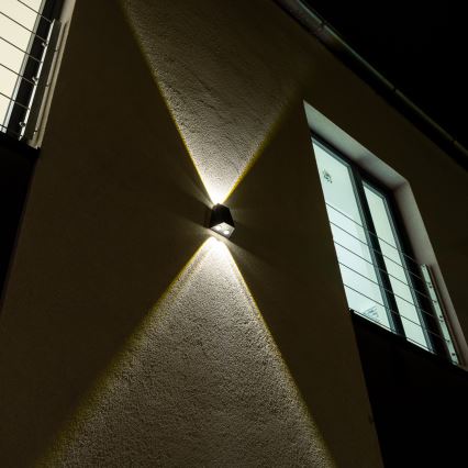 LED Solarna zidna svjetiljka sa senzorom LED/2W/5V IP54 1300 mAh