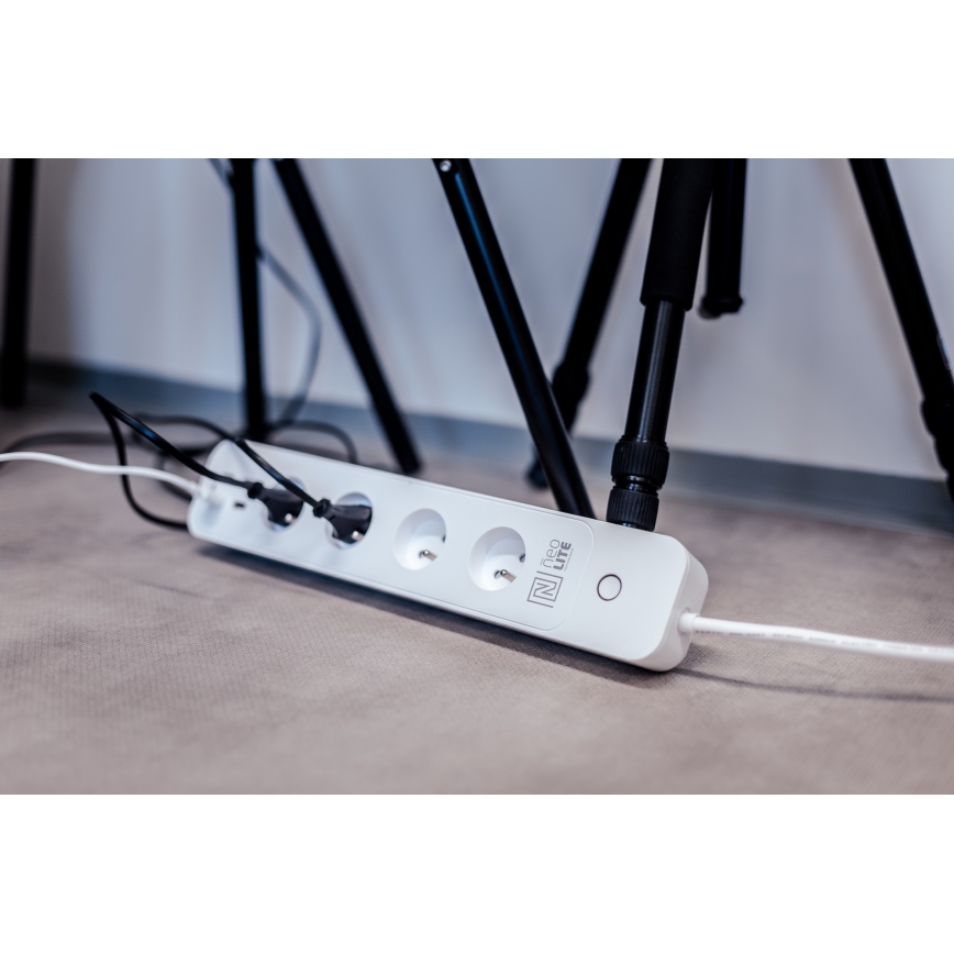 Immax NEO 07707L - Produžni kabel NEO LITE Smart 4AC + 4USB Wi-Fi Tuya 1,5m