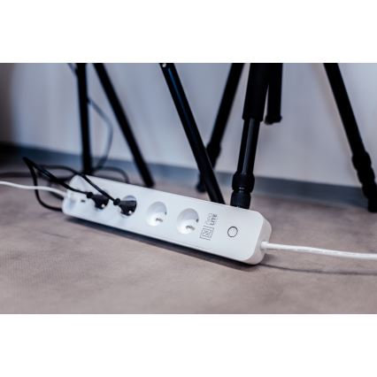 Immax NEO 07707L - Produžni kabel NEO LITE Smart 4AC + 4USB Wi-Fi Tuya 1,5m