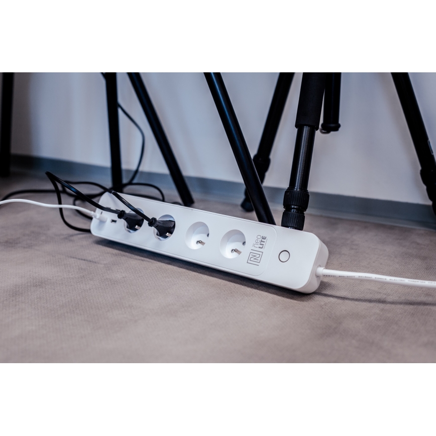 Immax NEO 07707L - Produžni kabel NEO LITE Smart 4AC + 4USB Wi-Fi Tuya 1,5m