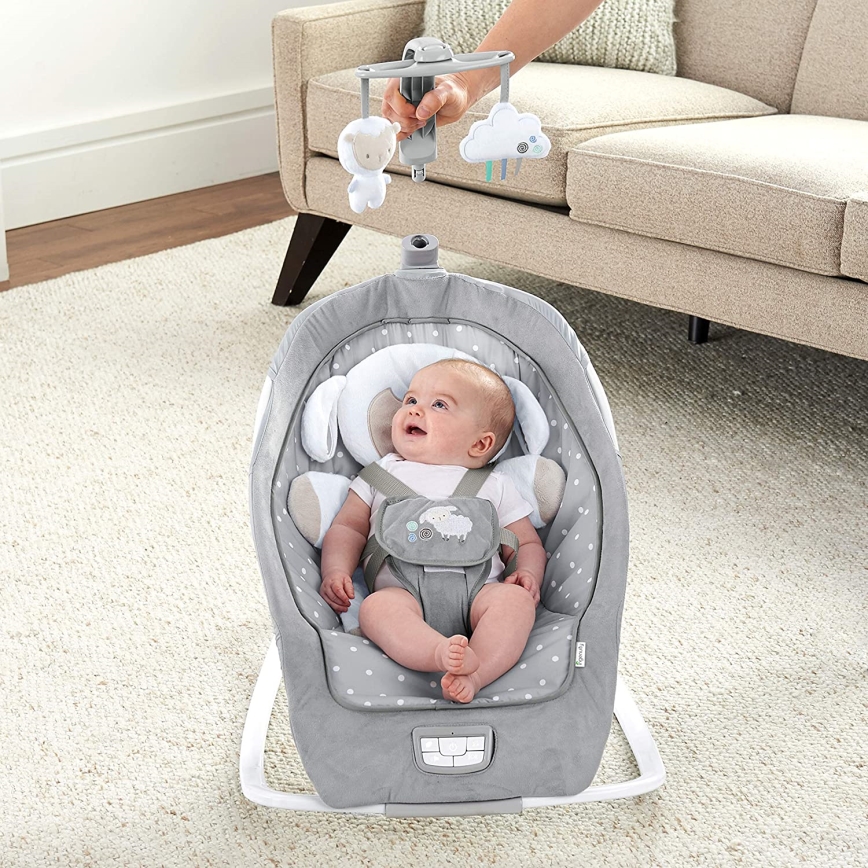 Ingenuity - Dječja njihaljka s melodijom CUDDLE LAMB 3xLR14