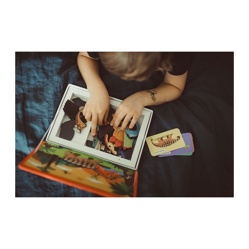 Janod - Magnetski interaktivni set MAGNETIBOOK dinosauri