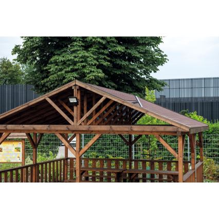 LED Prigušivi reflektor sa solarnim panelom i senzorom za dan/noć LED/15W/15000 mAh 3,2V IP65 + daljinski upravljač