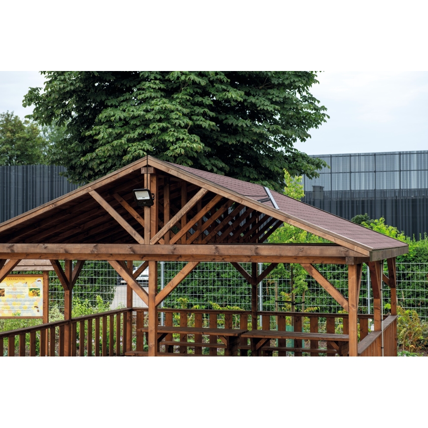 LED Prigušivi reflektor sa solarnim panelom i senzorom za dan/noć LED/15W/15000 mAh 3,2V IP65 + daljinski upravljač