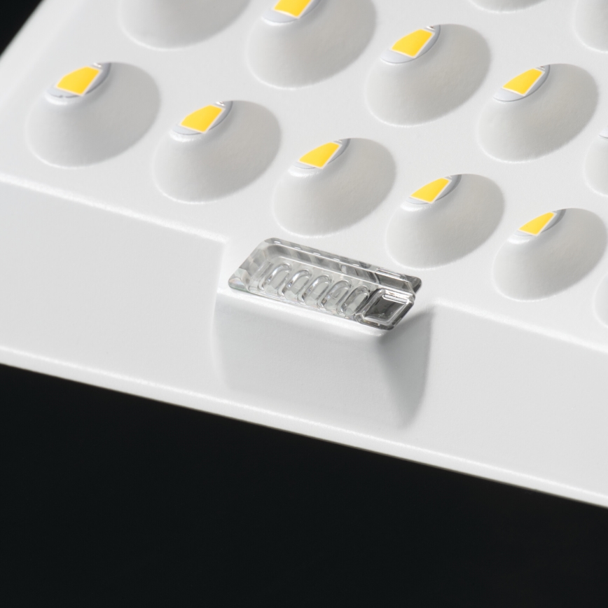 LED Prigušivi reflektor sa solarnim panelom i senzorom za dan/noć LED/15W/15000 mAh 3,2V IP65 + daljinski upravljač