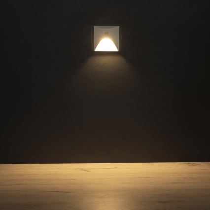 LED svjetiljka za stepenište s senzorom pokreta i sumraka EXIN LED/2,5W/230V 3000K IP65 bijela kvadratna