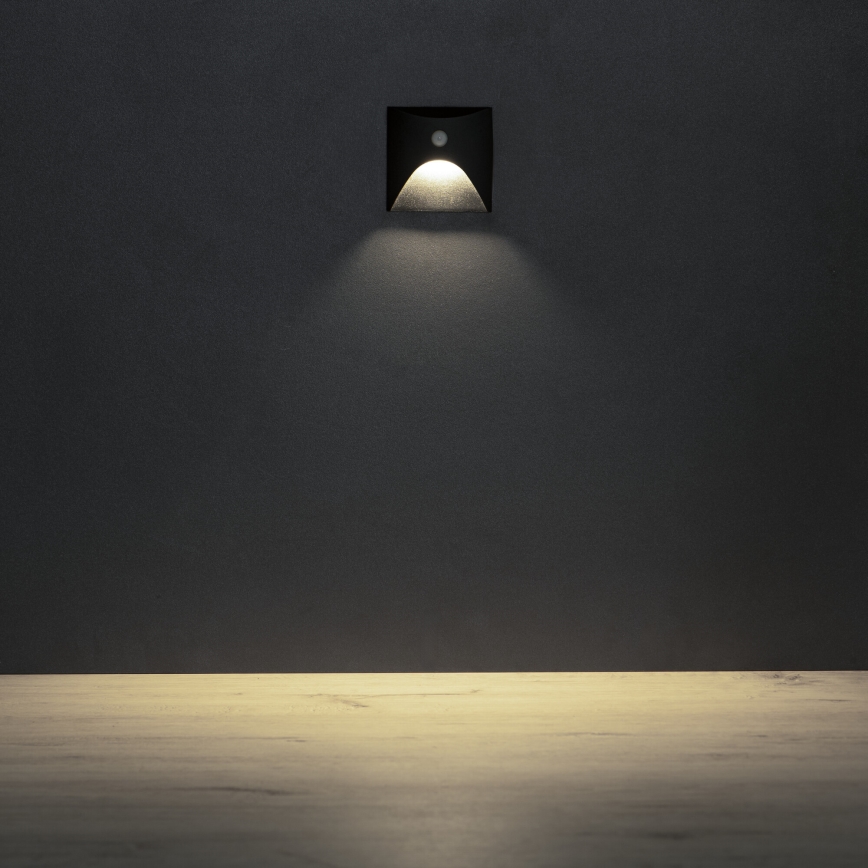 LED svjetiljka za stubište s senzorom pokreta i sumraka EXIN LED/2,5W/230V 4000K IP65 crna pravokutna