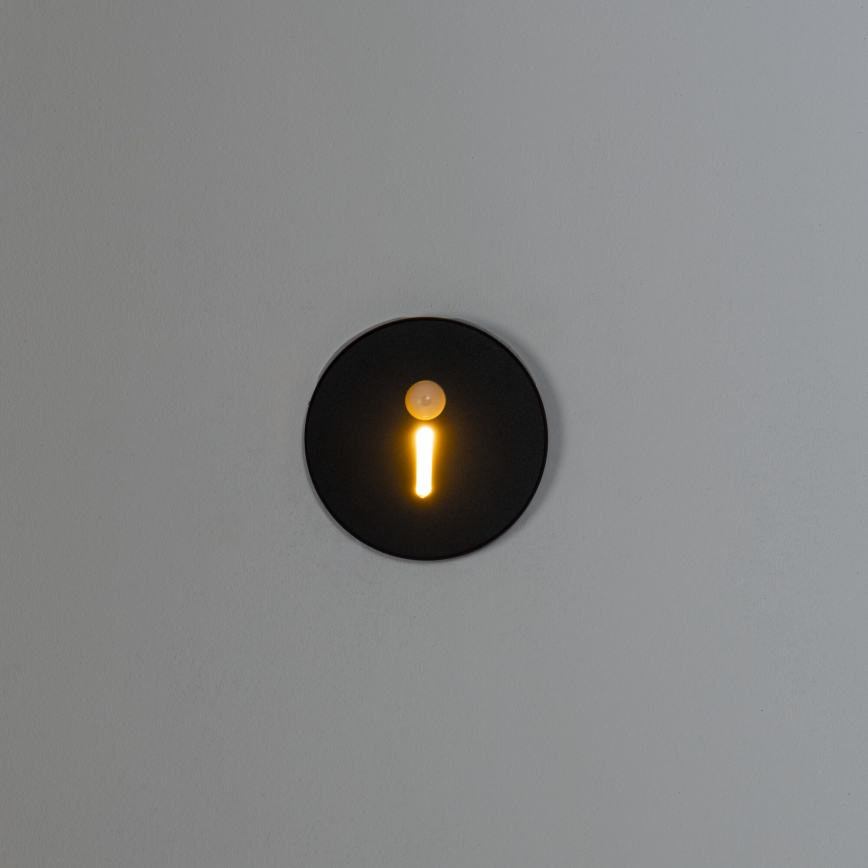 LED svjetiljka za stepenište sa senzorom pokreta i sumraka MAGNIK LED/1,7W/230V 2700/3300/3900/4600/5700K crna okrugla