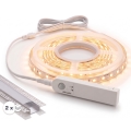KOMPLET 1x LED traka sa senzorom pokreta FLEX LED/3,6W/4xAA 2 m + 2x ugradni profil 1 m srebrna/bijela