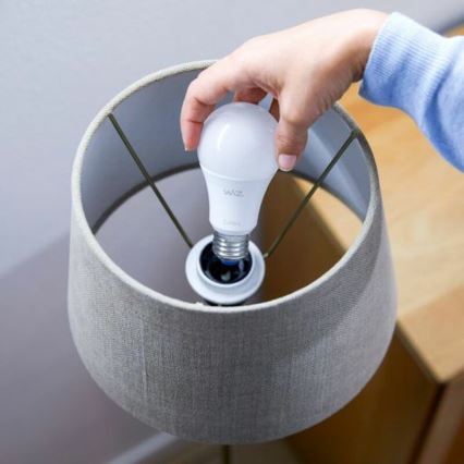 KOMPLET 2x LED dimabilna žarulja A60 E27/9W/230V 2700K Wi-Fi + daljinsko upravljanje - WiZ