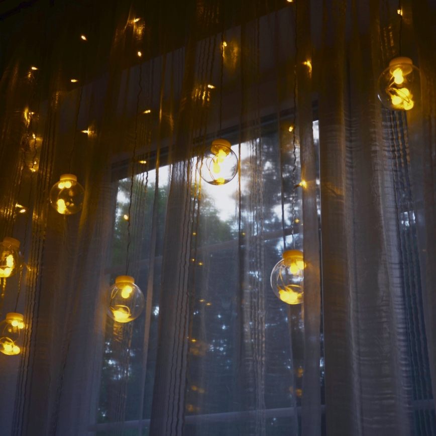 LED Božićna zavjesa WISH BALLS 108xLED/8 funkcija 4,5 m topla bijela