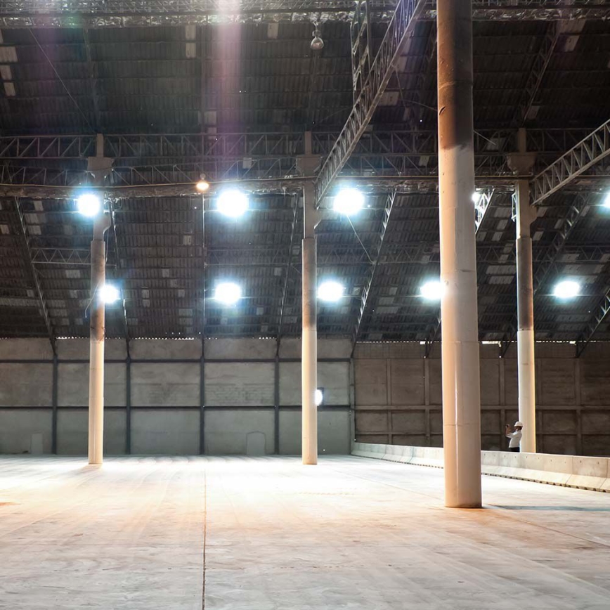 LED industrijsko svjetlo High Bay LED/100W/230V 4000K IP65