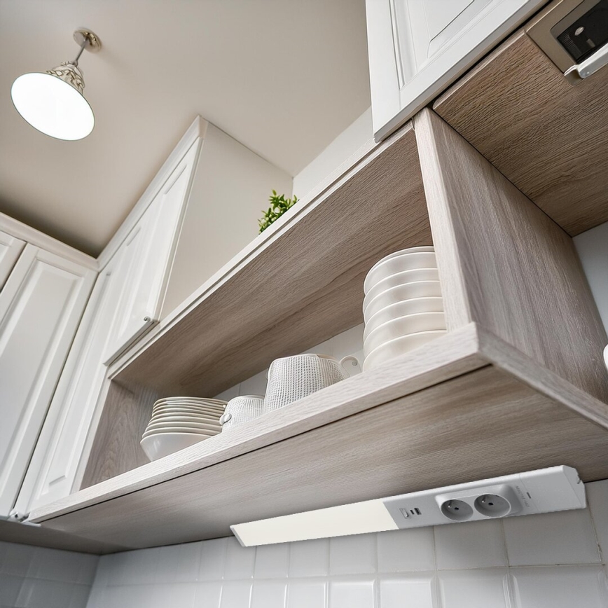 LED podpolna svjetiljka s utičnicama i USB priključcima LED/18W/230V 4000K srebrna