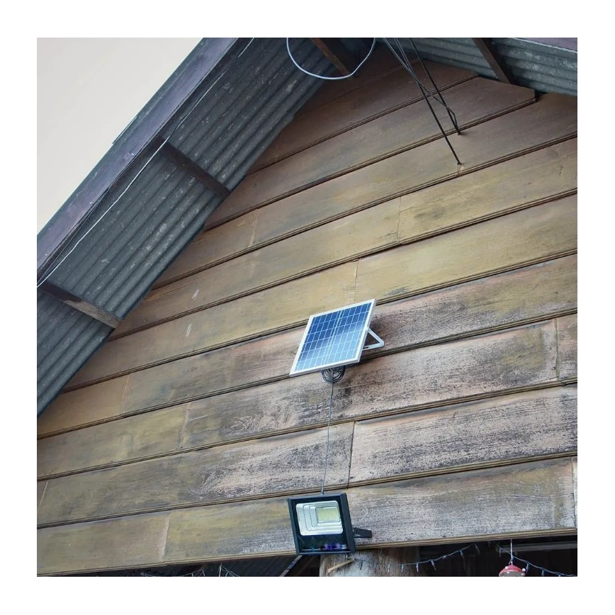LED Prigušivi solarni reflektor LED/20W/6,4V 4000K IP65 10000 mAh + daljinski upravljač
