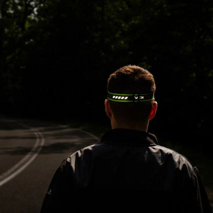 Podesiva punjiva LED čelna svjetiljka sa senzorom i crvenim svjetlom LED/6W/5V/3xAAA IP66 500 lm 1200 mAh