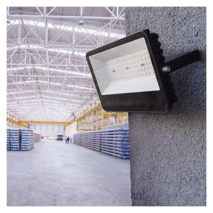 LED Reflektor AVENO LED/48W/230V 4000K 7200 lm IP66 crni