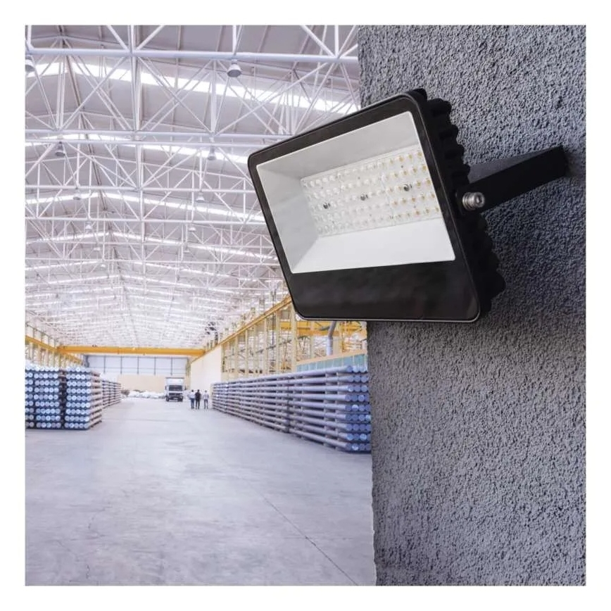 LED Reflektor AVENO LED/48W/230V 4000K 7200 lm IP66 crni