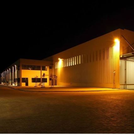 LED Reflektor LED/50W/230V IP65 3000K crna