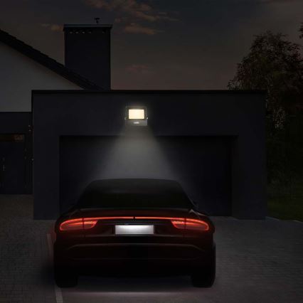 LED Reflektor sa senzorom LED/50W/230V 6500K IP65 crna