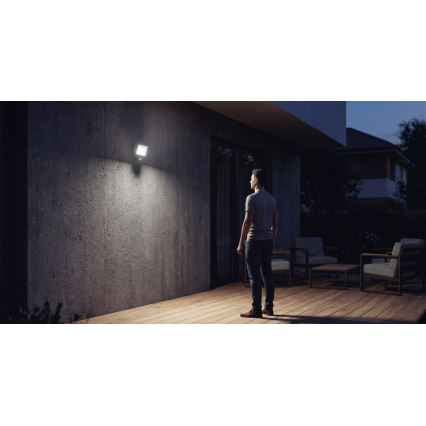 LED reflektor sa senzorom pokreta i sumraka TAMBO EVO LED/10W/230V 4000K IP44 crni