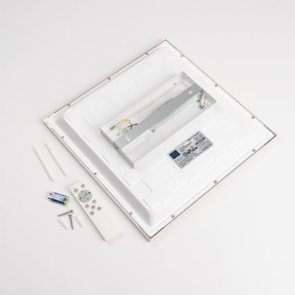 LED RGBW panel za površinsku montažu s mogućnošću prigušivanja LED/22W/230V 2700-6500K 29,5x59,5 cm bijela + daljinski upravljač