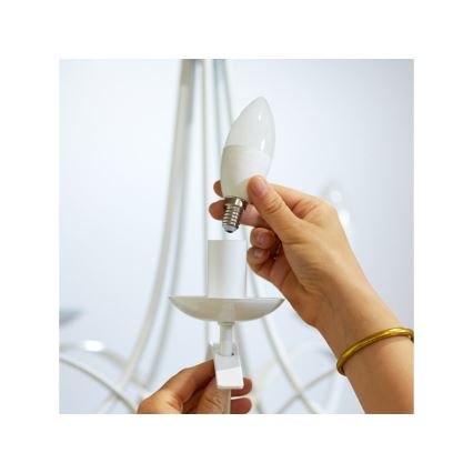 LED RGBW Prigušiva žarulja C37 E14/4,9W/230V 2200-6500K CRI 90 Wi-Fi -WiZ